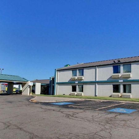 Baymont Inn & Suites Shawnee Luaran gambar