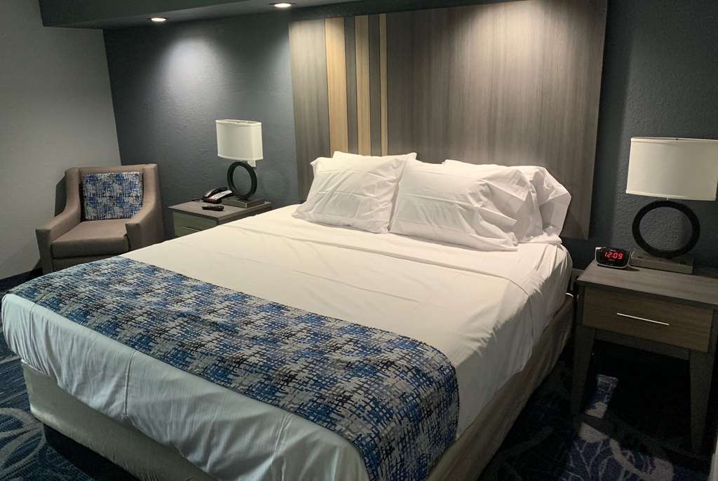Baymont Inn & Suites Shawnee Bilik gambar