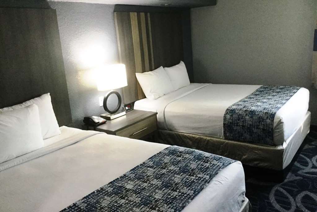 Baymont Inn & Suites Shawnee Bilik gambar