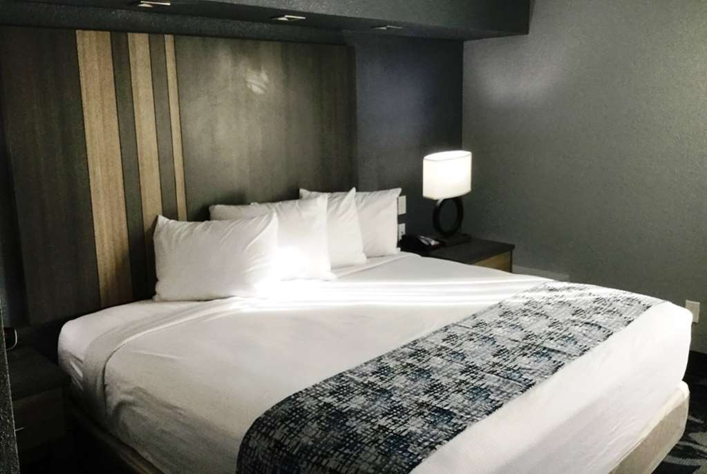 Baymont Inn & Suites Shawnee Bilik gambar