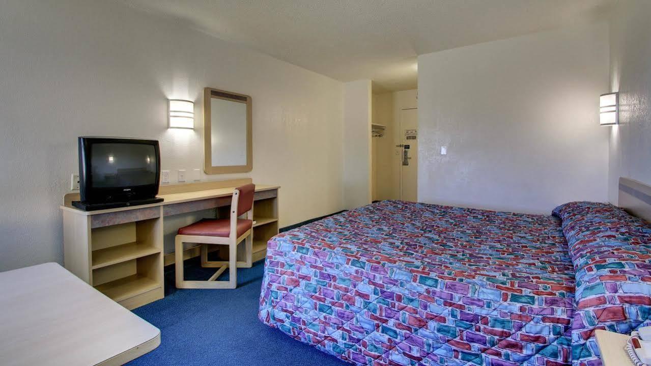 Baymont Inn & Suites Shawnee Luaran gambar